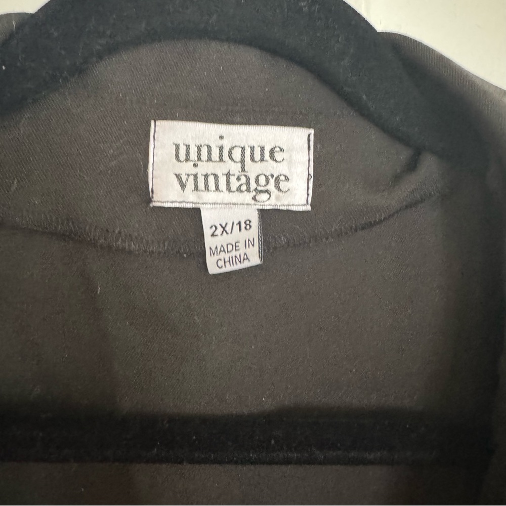 Unique Vintage Black Sleeveless Button Up Polly Blouse - Picture 3 of 4